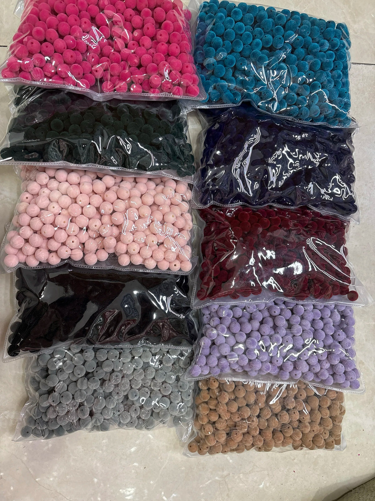 2026 Wholesale Multi Colors Velvet Beads 500pcs Per Pack 10mm 12mm DIY Acrylic Burgundy Velvet Beads for Bag Making